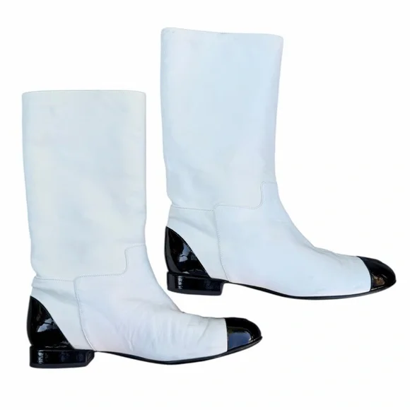 Chanel CC Cap Toe Boots White Black Leather Size 38 - Picture 9 of 16